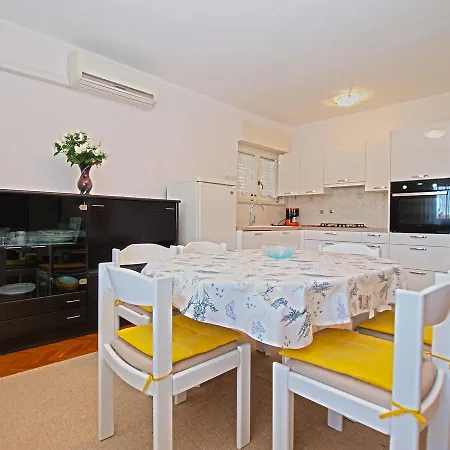 Apartman Marija 1327 *